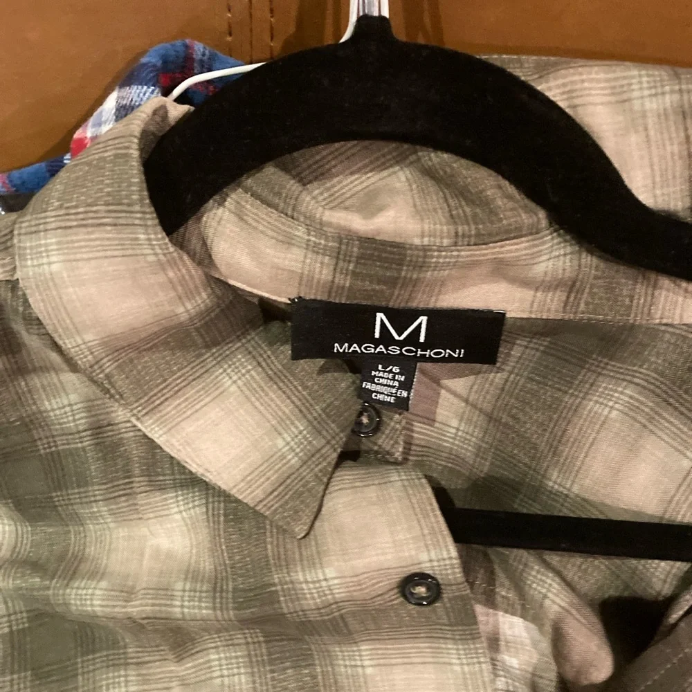 Xl button down - Picture 2 of 2